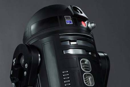 rogue-one-features-a-black-sexy-R2-like-droid